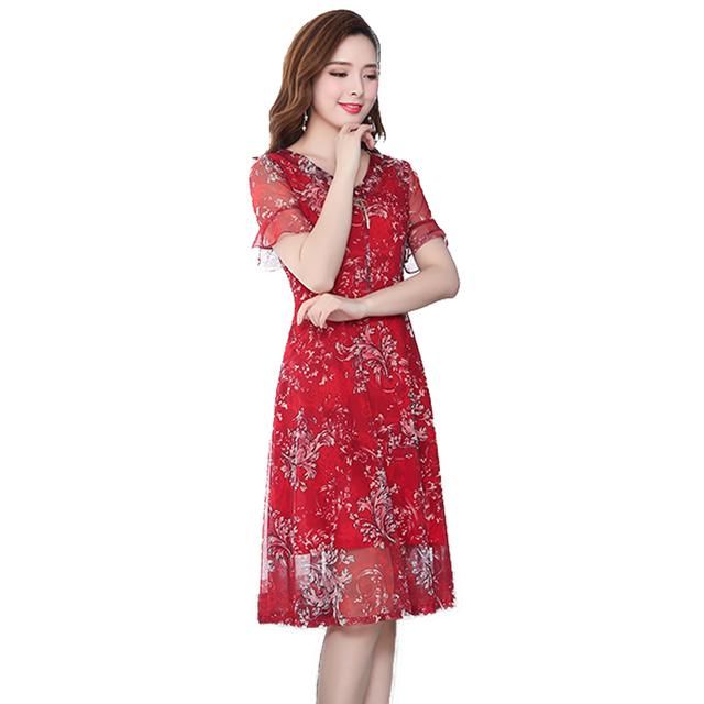 办公室女人不穿丝袜，这些防走光又性感的连衣裙，让你女人味十足