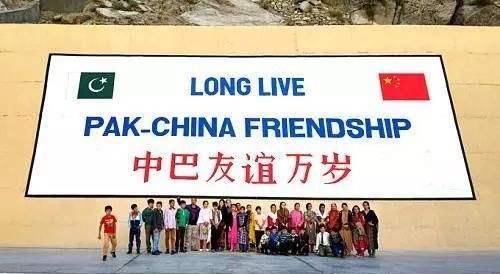  『学好』日本国游人假冒中国人，在巴国享有“超国民待遇”，之后巴铁学好了
