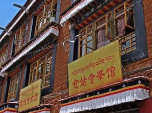 尼姑开的佛教茶馆，游客可以喝茶吃肉，而僧人也吃能“净肉”？