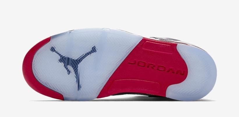 光泽质感出众!绸缎 Air Jordan 5 Satin Bred还有一周发售