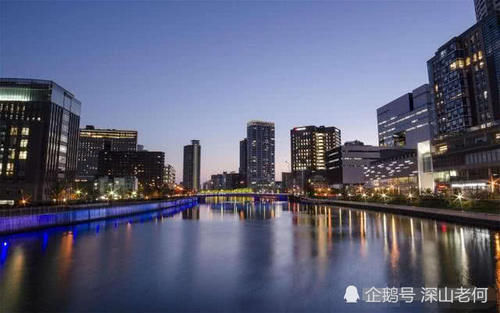 国内最爱说方言的两座城市,从不说普通话,游客:像在国外!