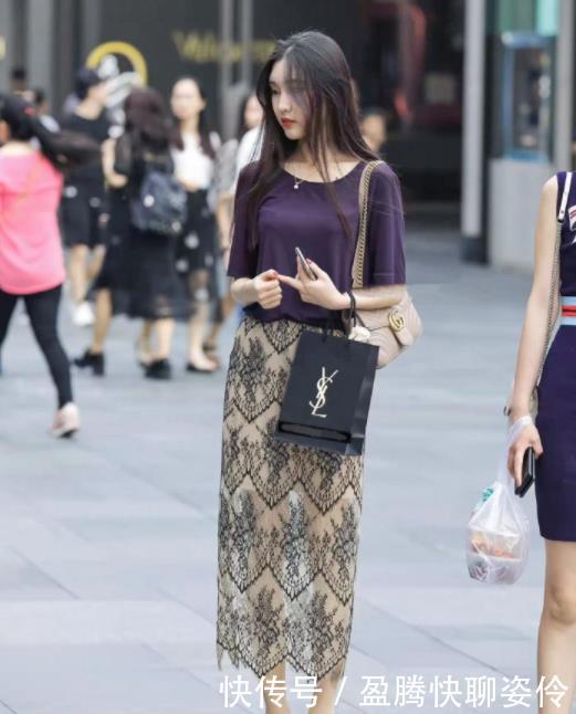  长裙@街拍美图穿搭时尚长裙的小姐姐，穿出了气场，尽显女神魅力