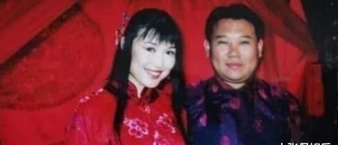  『当年』郭德纲前妻当年嫌他穷，撇下4岁郭麒麟远走日本，现在过得怎样了