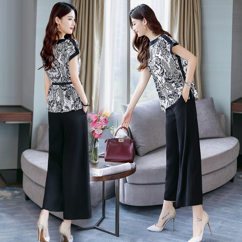 立秋后，小个子女人多穿这样的阔腿裤套装，丰满有魅力，美爆