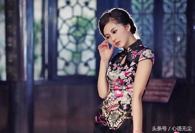 九张机 旗袍：都说旗袍美！凭啥美到不像话？一首诗词告诉你