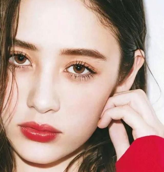  旺旺雪饼■真香！好看又好吃的彩妆，那些巧克力味口红、可乐唇釉你喜欢吗？