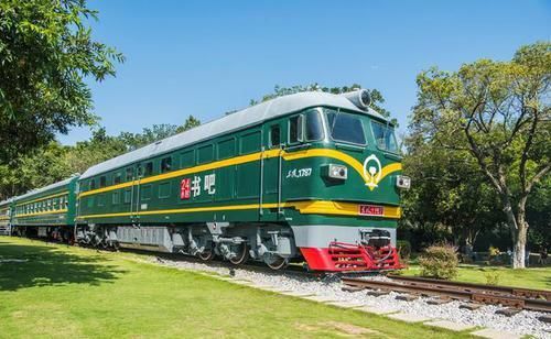 广西第一工业城市，经济曾经好过南宁，现为三线，长年游客稀少