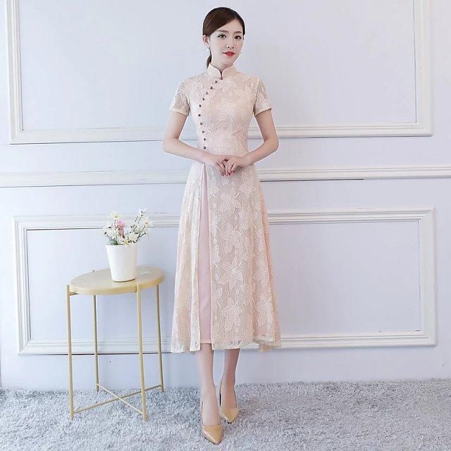 复古时尚，米色长旗袍教你穿出大气名媛范儿！