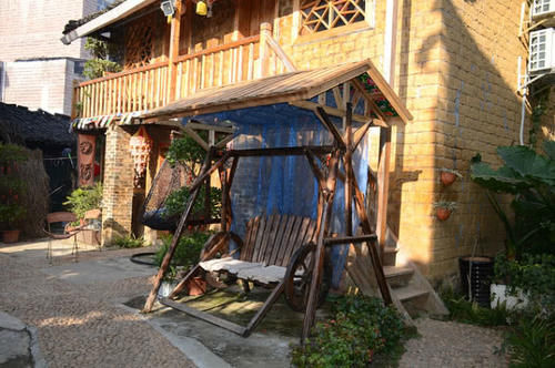  南宁@广西最东北边的县，距南宁503公里驾车需6.5小时，却被看好