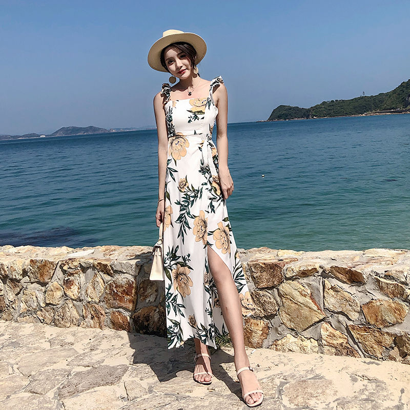 女人30岁去海边，别穿比基尼了!看下面女人的沙滩裙，年轻显嫩