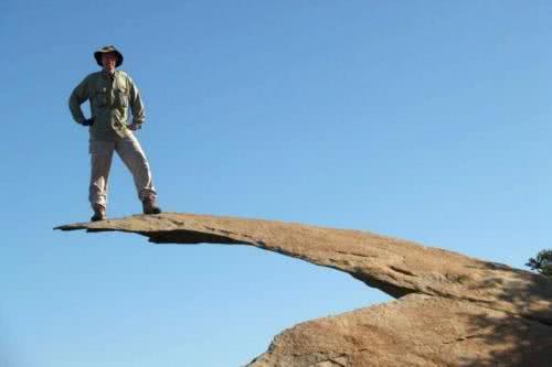 世界最妙的骗局，用一块石头瞒过了上亿人的眼睛，网友：演技太好