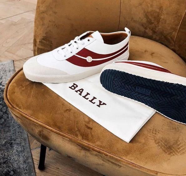 戳进来｜看完了她们的穿搭，我立刻丢掉了鞋柜里的高跟鞋！