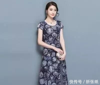  「印花雪纺连衣裙」春天嘛，就是要穿飘逸的雪纺连衣裙啊
