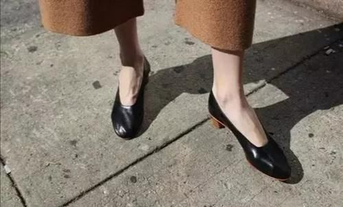  小仙女：初春鞋子怎么搭？2020最流行的8款鞋子，助你应对任何场合
