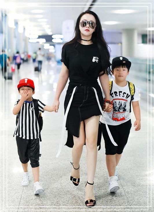 冉莹颖够狠！低腰裤配小背心狂秀小蛮腰，网友：邹市明咋放心的？