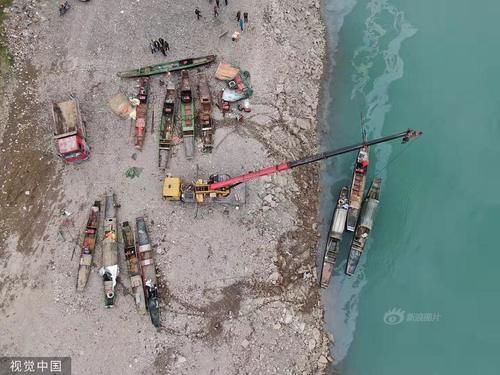  渔船：“最后的长江渔民”亲手拆了自家渔船