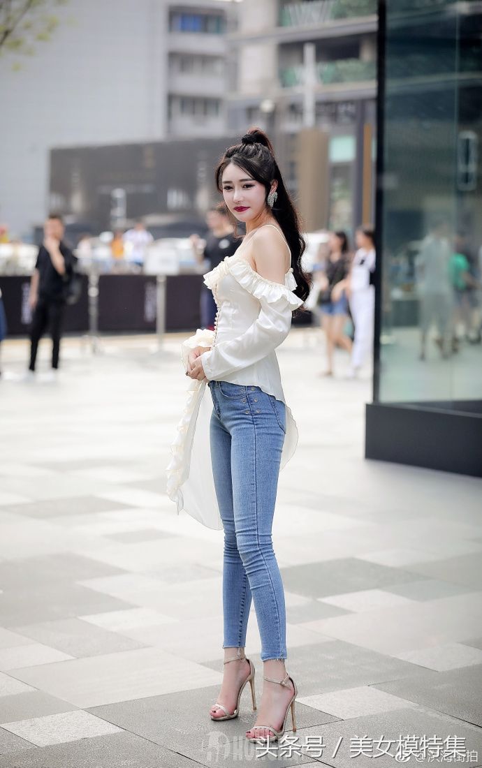 街拍美女，看美女们如何穿衣搭配