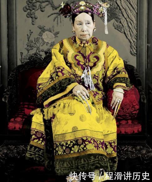 故宫的门钉为什么不能随便乱摸?导游给出解释,结果很意外