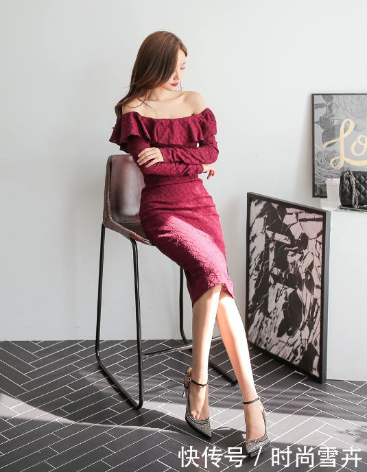 时尚街拍：高挑精致的紧身裙美女大秀水蛇腰，尽显女性迷人气质！