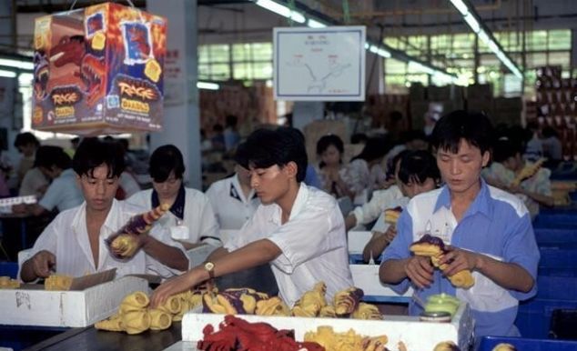  「漂亮」老照片直击90年代南下打工潮: 发财者寥寥无几, 图8发廊