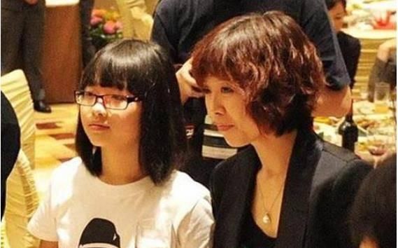  『刀郎』她当年二婚嫁刀郎却嫌家贫半夜逃跑 最后刀郎哭着写下了这首歌