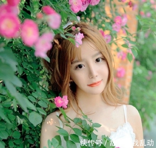 『少女』小清新黄发少女,花丛中唯美写真