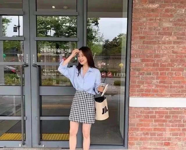  身上的穿搭：彻底和小白鞋说再见吧,今年这几款“淑女鞋”聪明的人早就穿上了