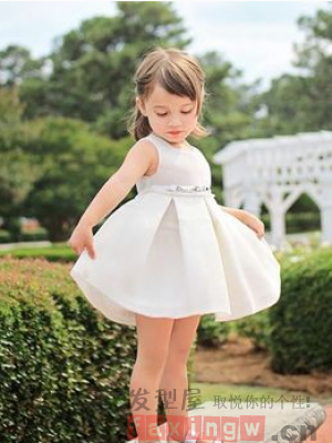 小孩马尾辫的简单扎发 时尚可爱更好看