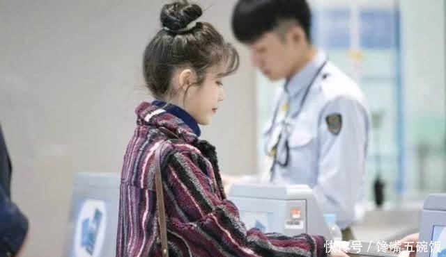 #高丸子#这个时候丸子头成了女孩们的首选 轻松搞定的慵懒发型