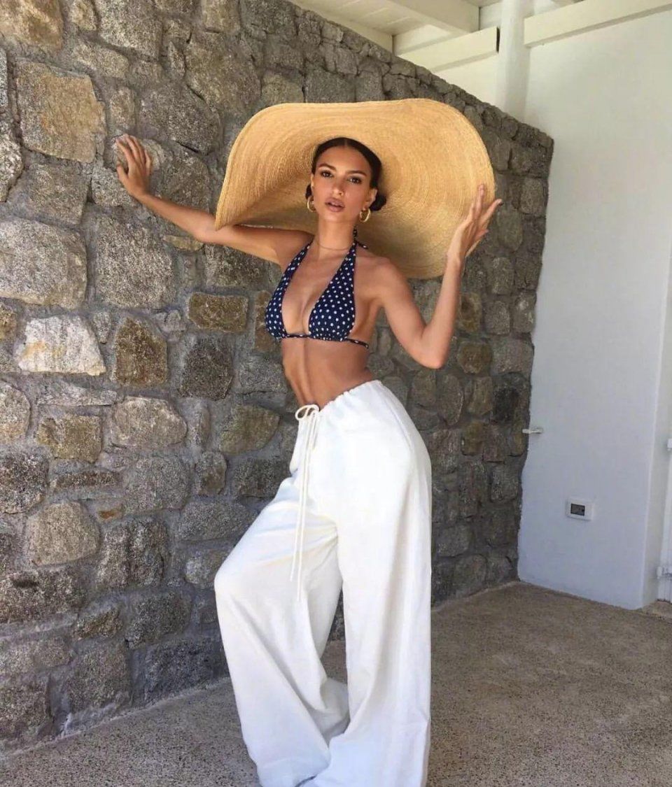 泳衣红黑榜|如何正确迎接一位沙滩女王