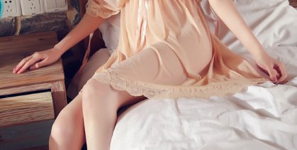 现在的女人真敢穿!学下图女人穿法，网友:太撩人，真是一饱眼福