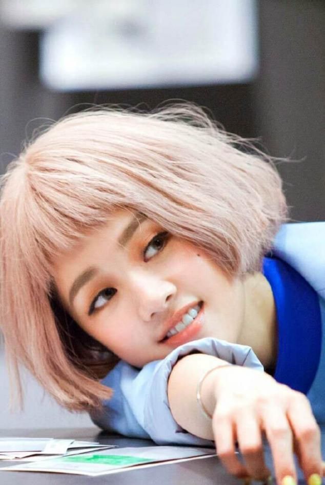  黑茶色：2020新款发色,轻松显白有气质,黄皮妹子也能轻松驾驭