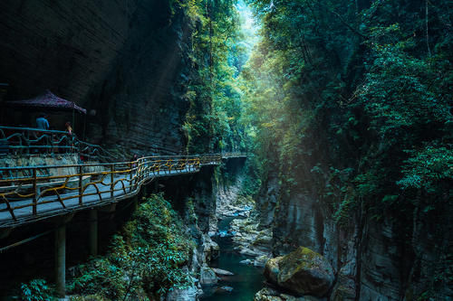 经过亿万年形成，曾是最适合人居住的神秘峡谷，令人震撼