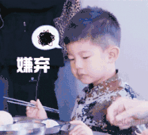 夏季清爽露肩却让内衣肩带扯后腿?不想尴尬看这里!