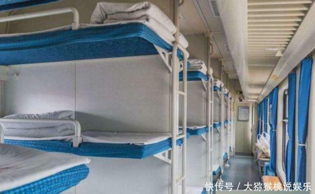  硬座票@为什么乘火车卧铺时，乘务员都要收走车票，你知道吗？