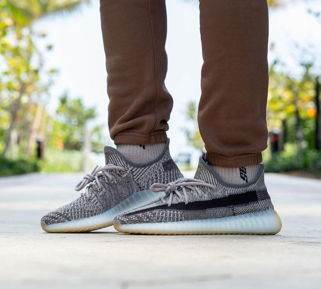  独树一帜■独树一帜的黑色侧透！Yeezy 350 V2“Zyon”下月登场