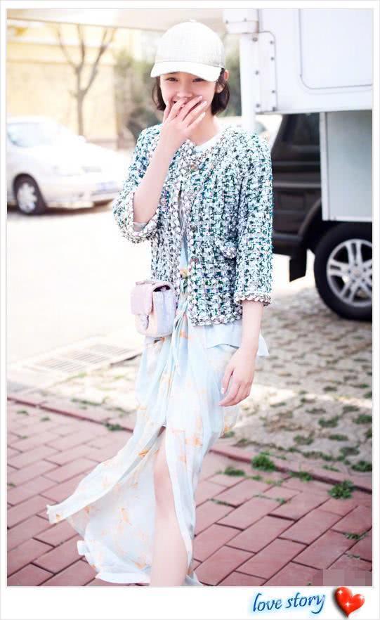 唐艺昕胆肥了!浑身只穿一件西装,网友:我就不信张若昀不介意?