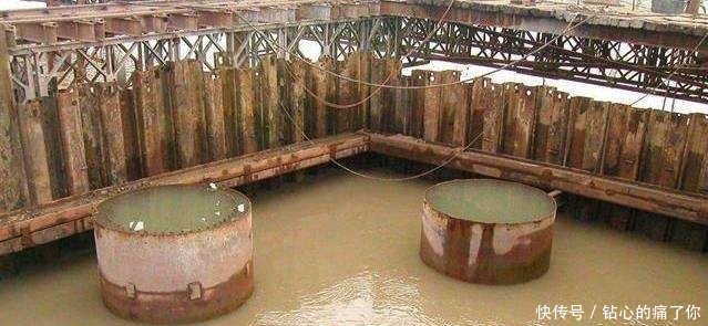 跨海大桥海域深度一般80米左右，大桥桥墩如何建造答案来了
