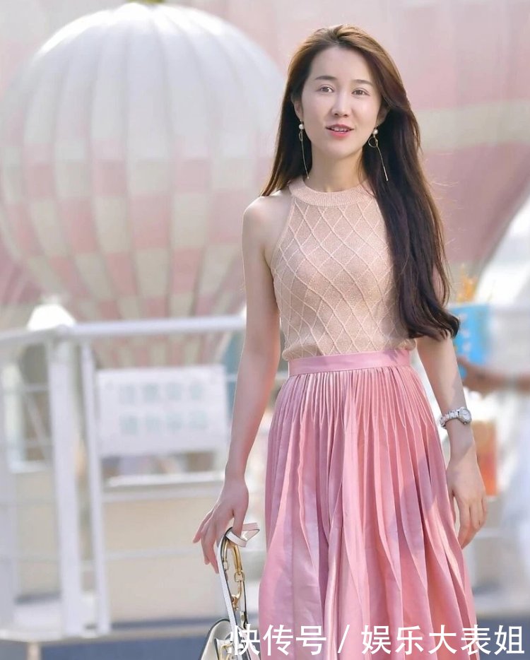 性感街拍丨所谓美女，长相、气质和身材得全部在线！