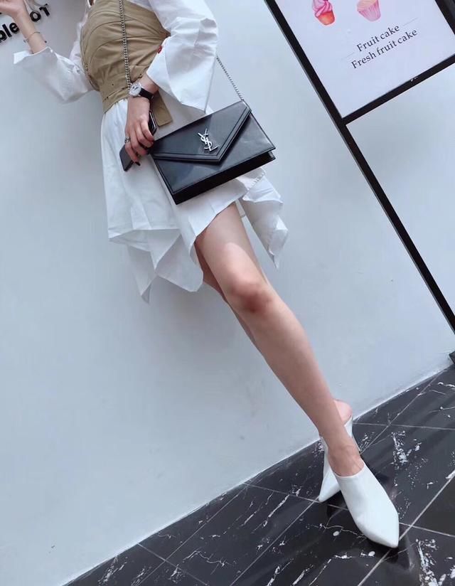 唐嫣化身清洁工 没有了平时的那些大牌时装跟包包 完全两个人