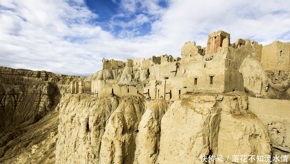 阿里的古格王朝，300年前一夜神秘消失，为什么史书里没有记载