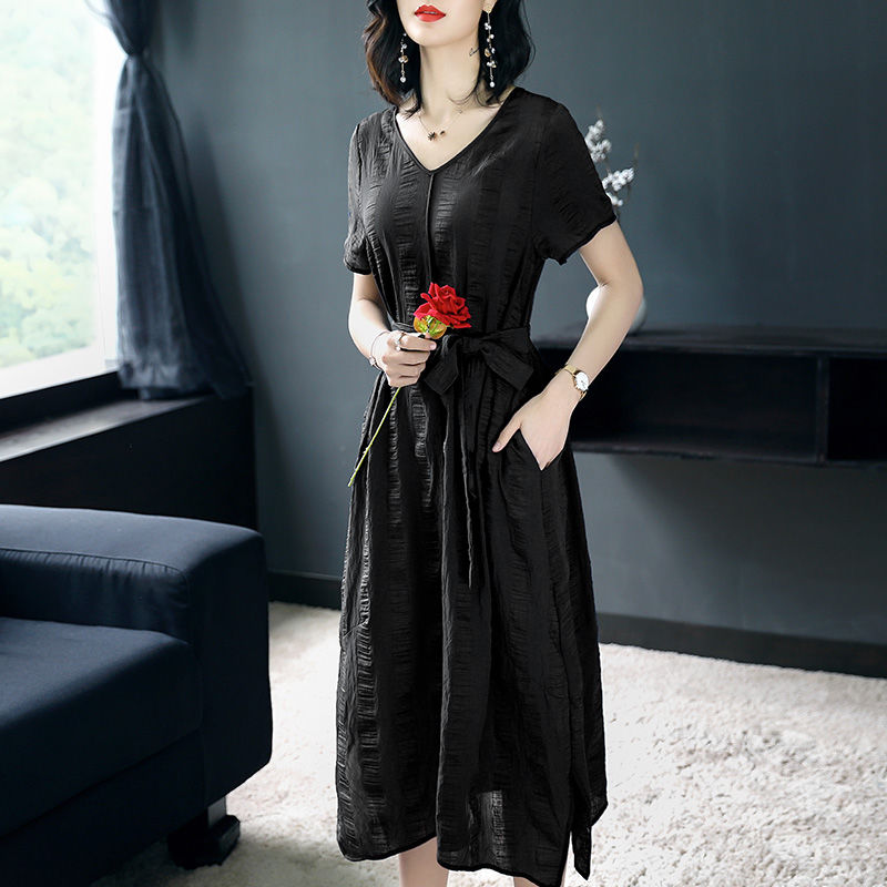 新发现一种裙:叫“德芙裙，比阔腿裤更有女人味，轻松穿出骨感美