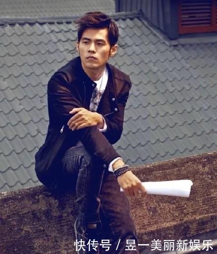 空姐辟谣没有怀周杰伦的孩子, 但是她的回复又不得不令人产生联想