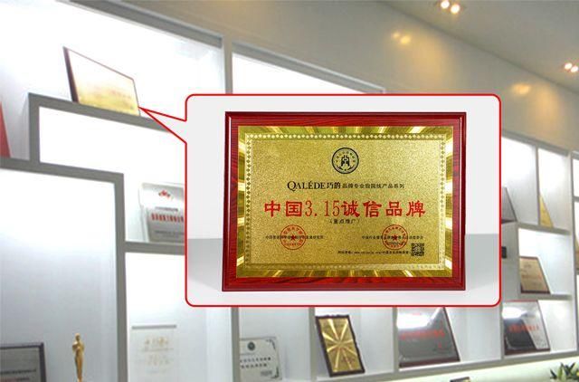 51岁周慧敏美到刷屏，逃不过渣男的她，人生比宫斗剧还精彩!