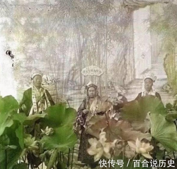 #看起来#李莲英到底长啥样?和慈禧同框扮观音彩照曝光,据说年轻时面冠如玉