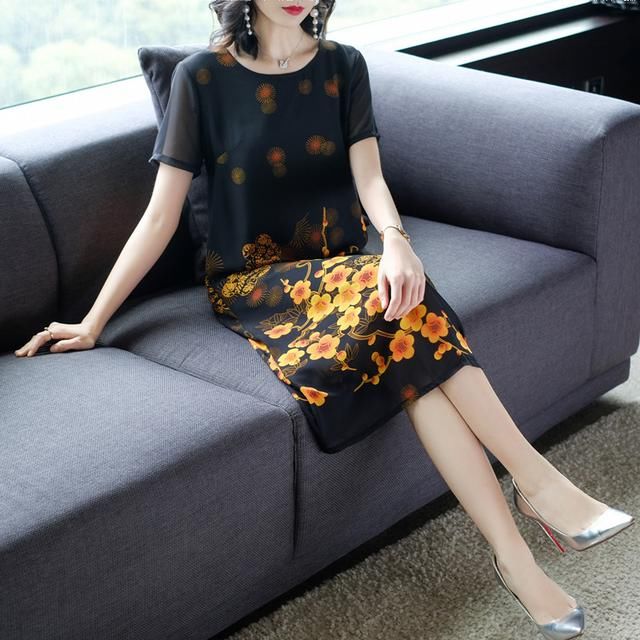 天呐，发现这种连衣裙真漂亮，上身优雅气场十足，彰显出迷人身姿