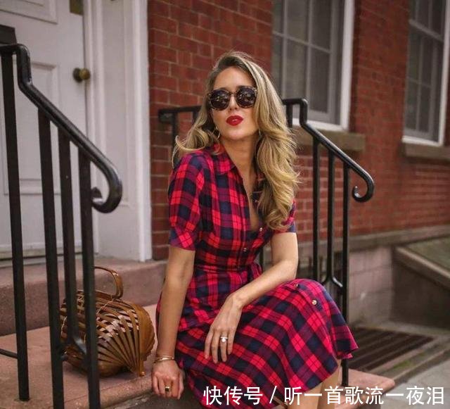 细带凉鞋当道，好穿不磨脚，拥有了你才懂！重点是很显腿细！