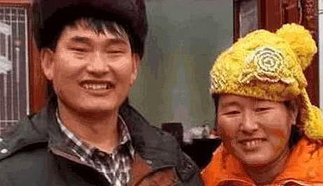 朱之文老婆近照,为拴住丈夫打扮的时尚,大衣哥:像个妖精一样