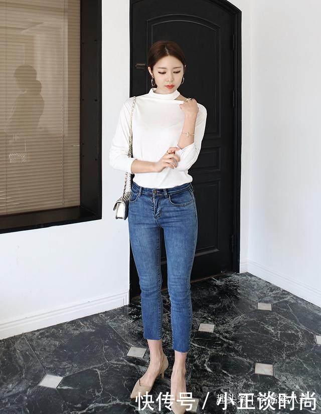 街拍,高个子外国美女穿着时尚,尽显身材高挑,撩发动作很迷人!