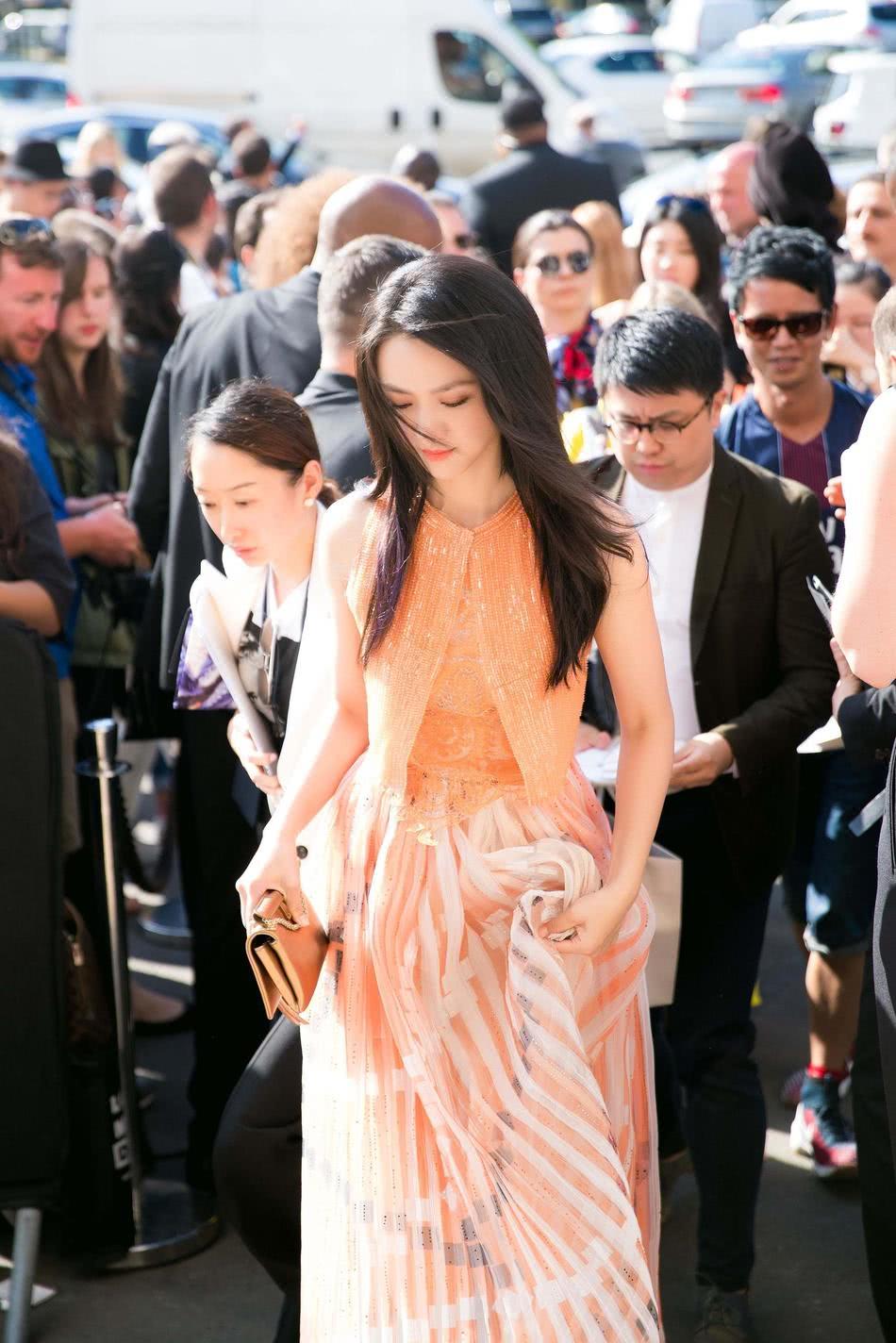 本以为刘诗诗的橘色礼服是全世界, 当看到汤唯, 我呆了!